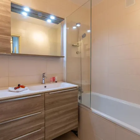 Apartamento 2 Pièces Avec Animaux Acceptés - Fr-1-694-243 *